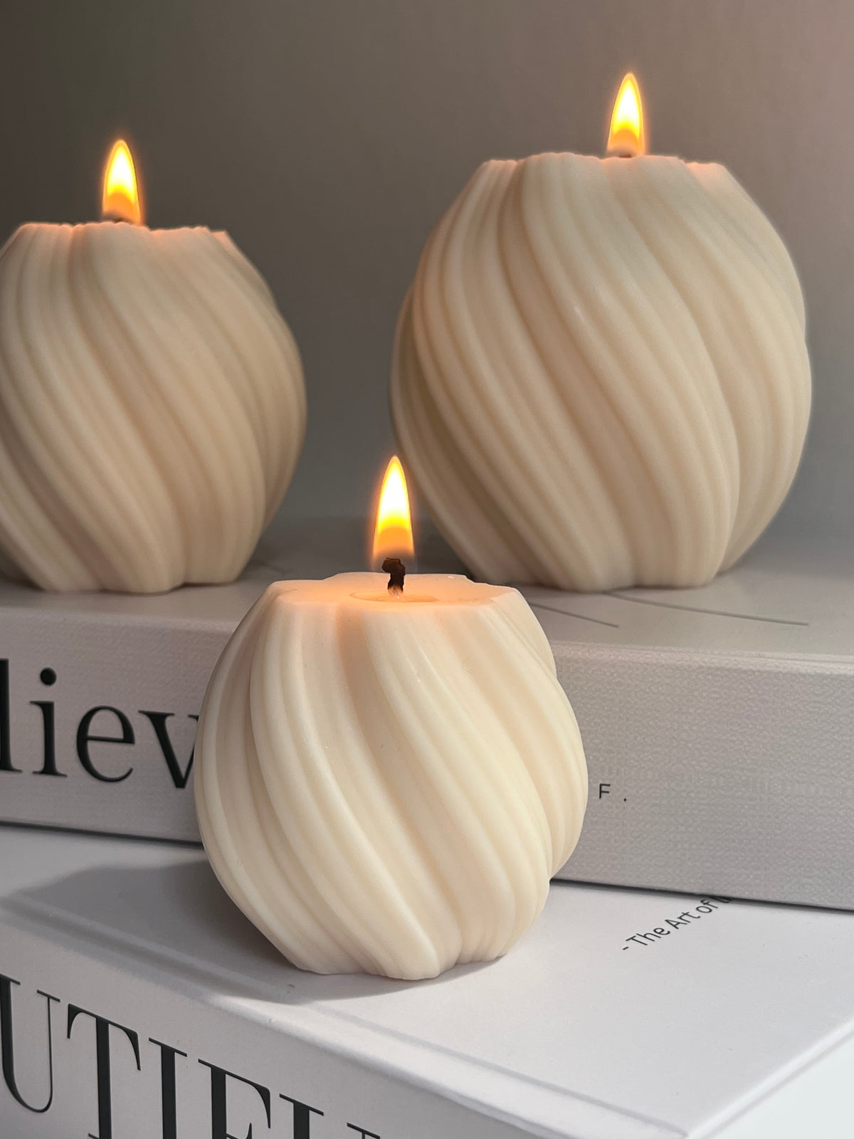 Swirl Kerze|handgegossen aus Rapswachs