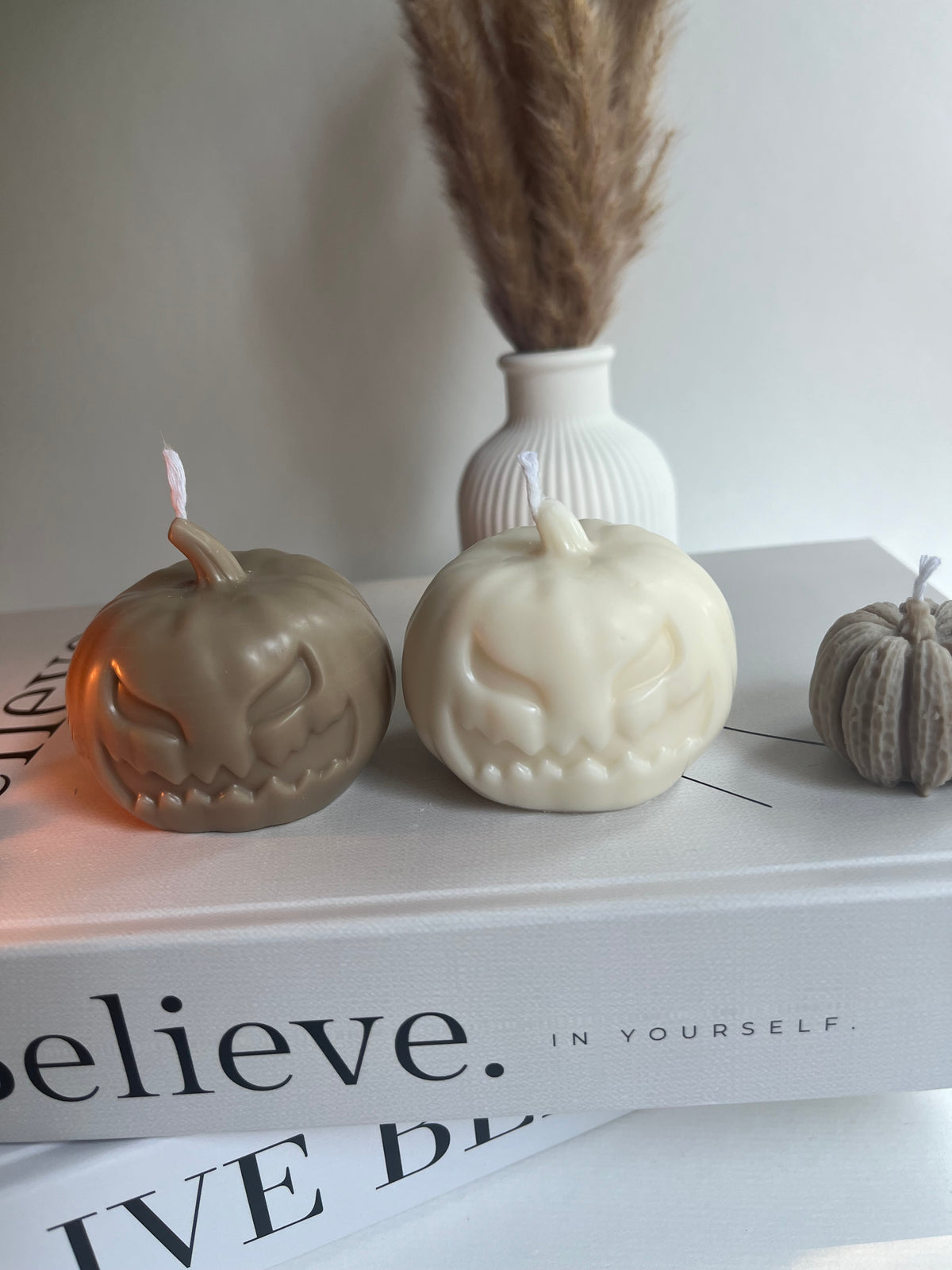 Dekokerze „Spooky Pumpkin“ - aus Rapswachs