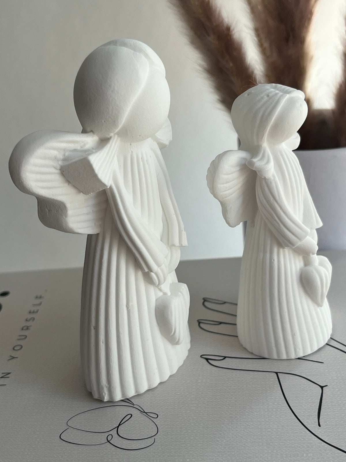 Schutzengel „Amelie“ - handgegossen aus Gips