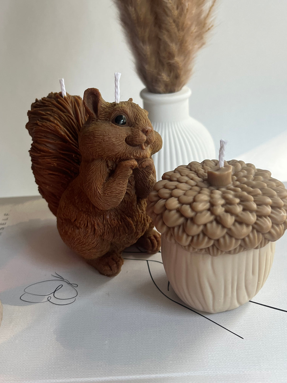 Dekokerzen Set „Eichhörnchen & Eichel“ - aus Rapswachs