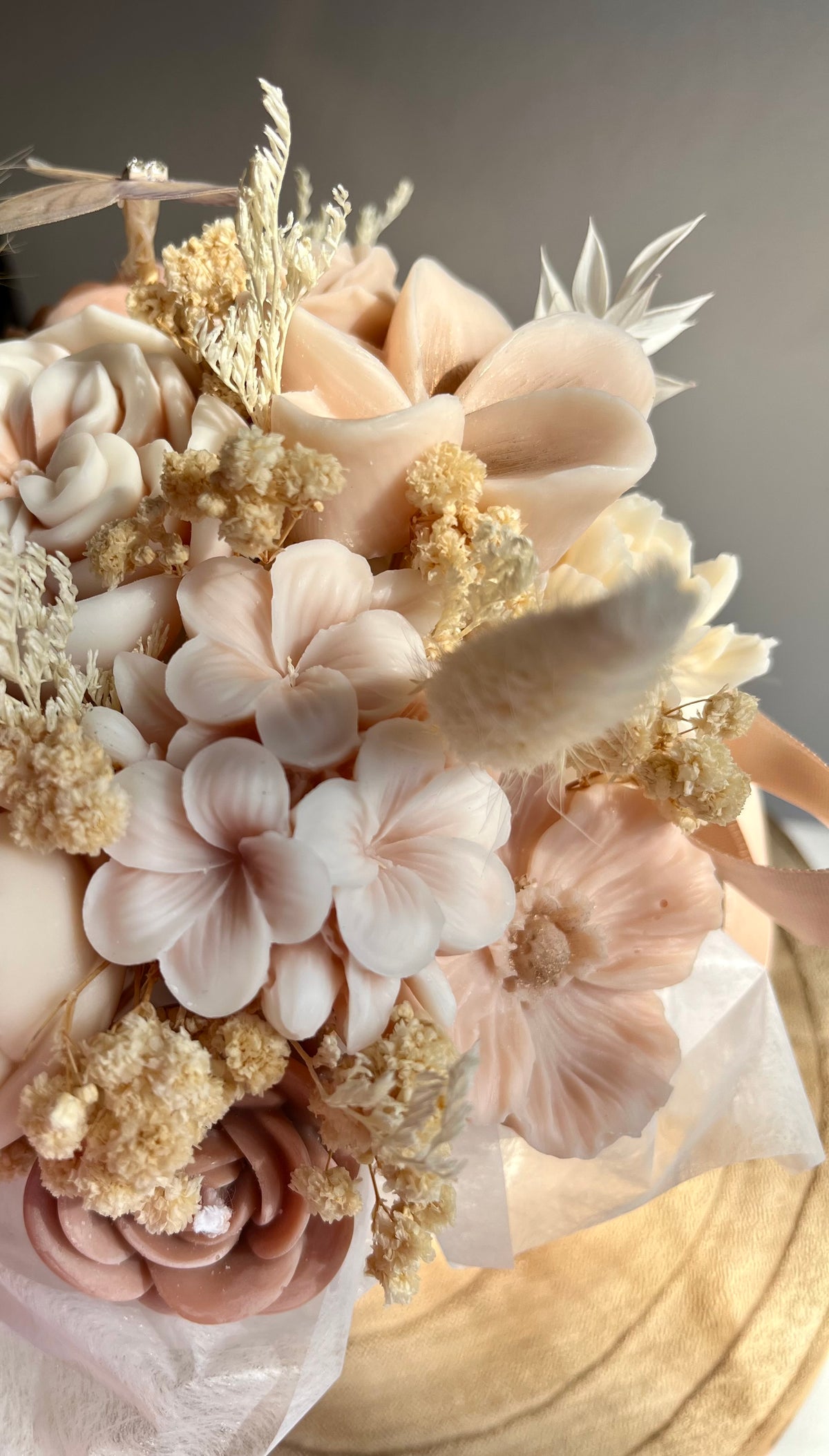 Cashmere Bloom Bouquet - handgegossen mit Rapswachs
