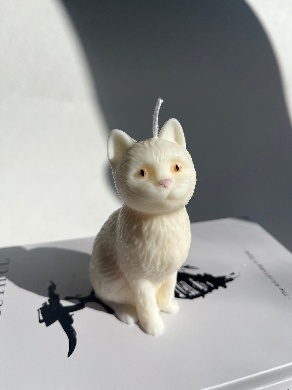 Little Cat – handgefertigte Kerze aus Rapswachs