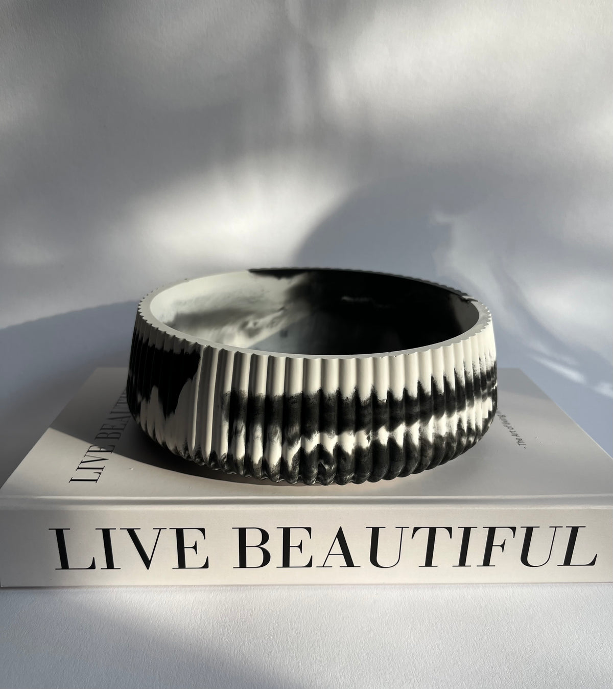 Dekoschale „Ribbed Bowl – Large“