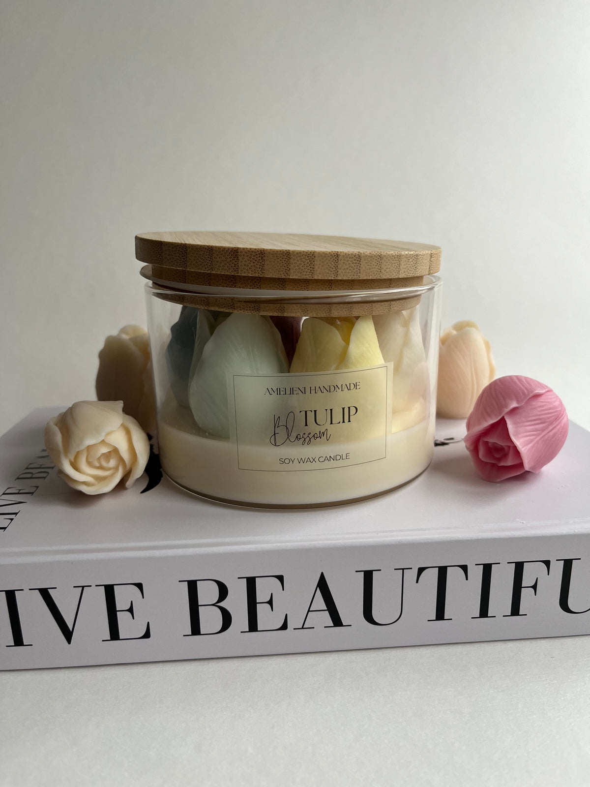 Kerzenglas „TULIP BLOOM“-Hand gegossen mit Sojawachs ￼