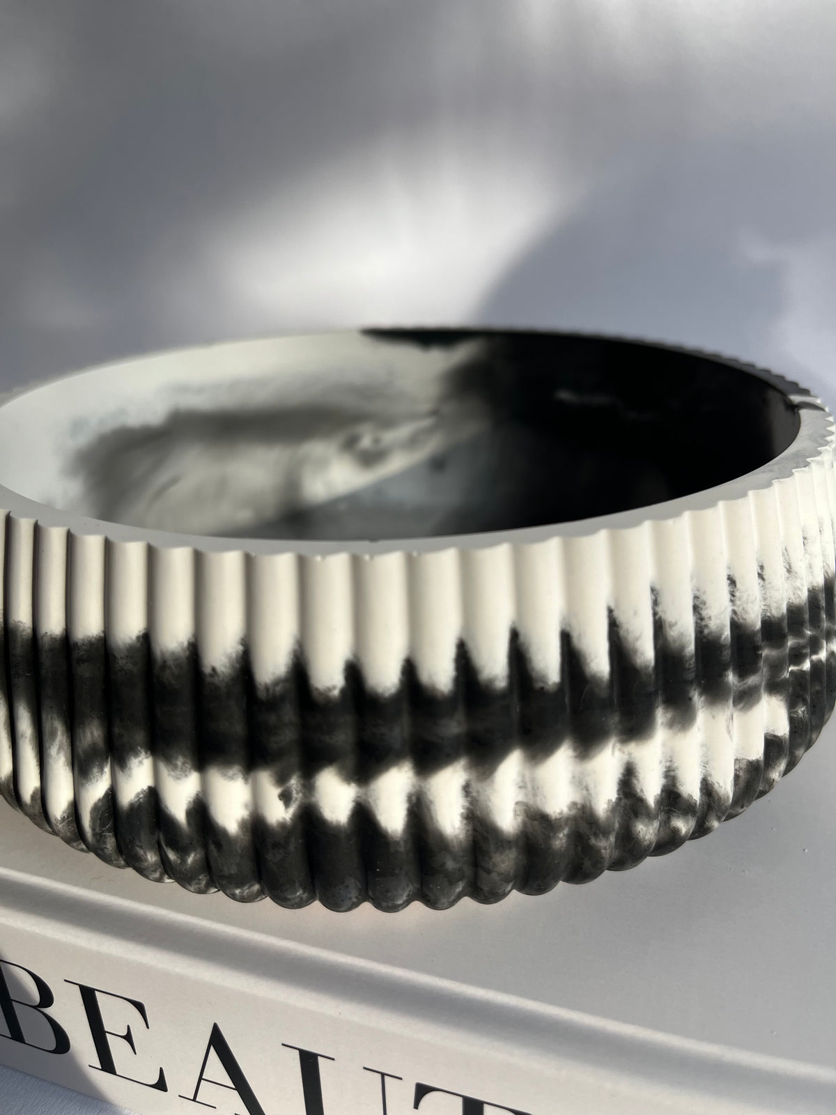 Dekoschale „Ribbed Bowl – Large“