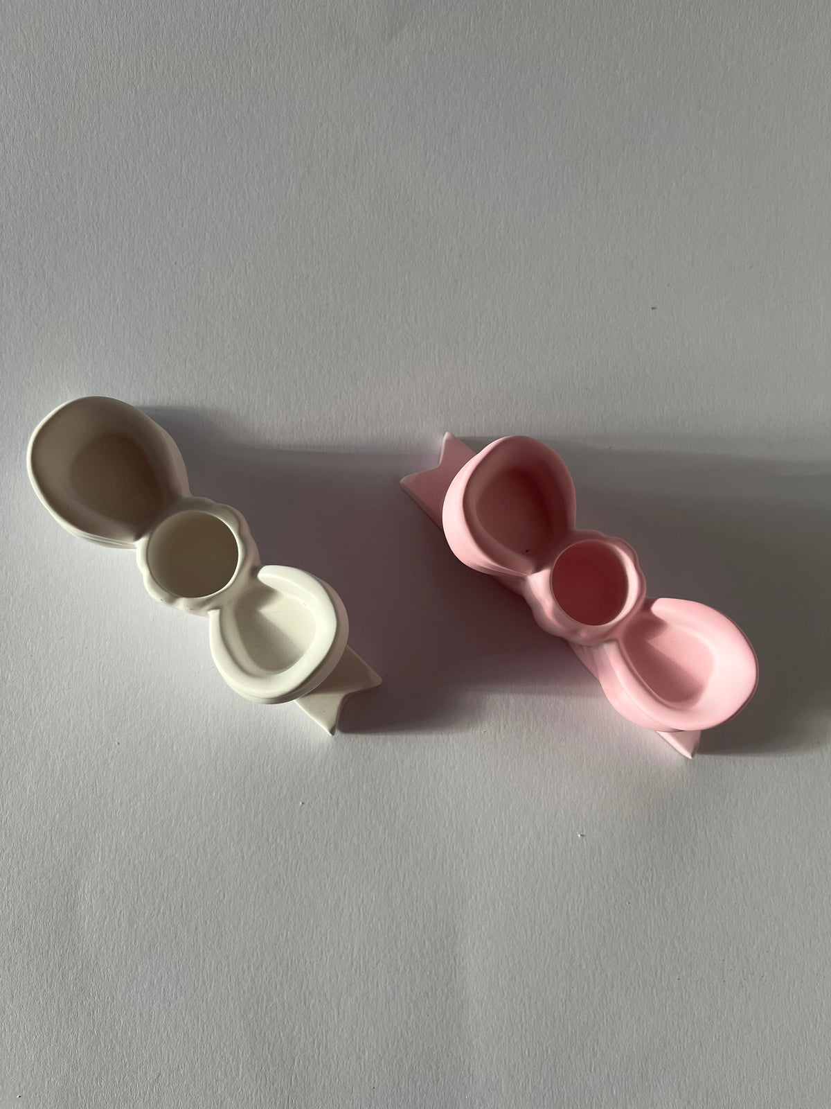 Kerzenhalter „Mademoiselle“ - handgegossen aus Raysin