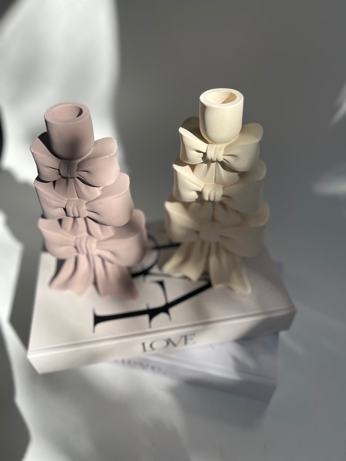Bow Love | Kerzenhalter - handgegossen