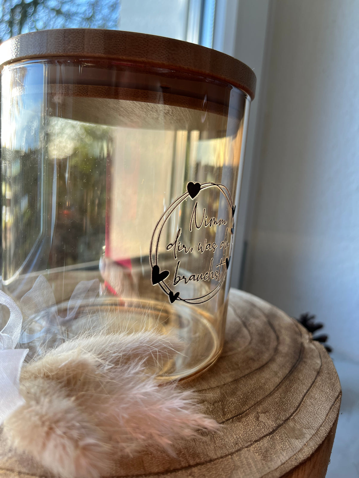 Glas mit Bambusdeckel „Nimm dir, was du brauchst.“