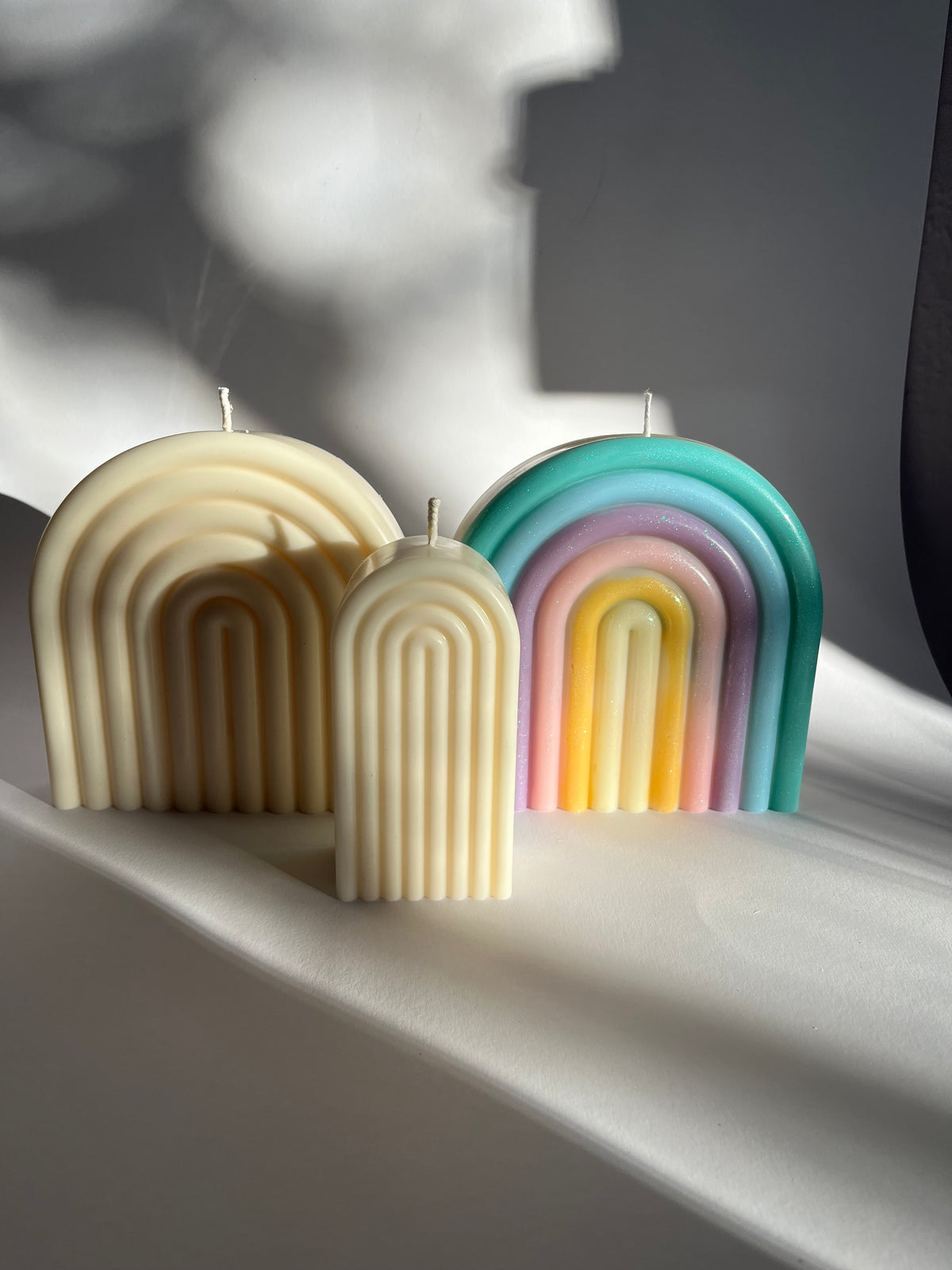 Regenbogenkerze aus Rapswachs Hand gegossen