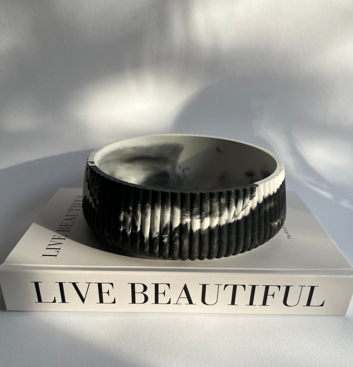 Dekoschale „Ribbed Bowl – Large“