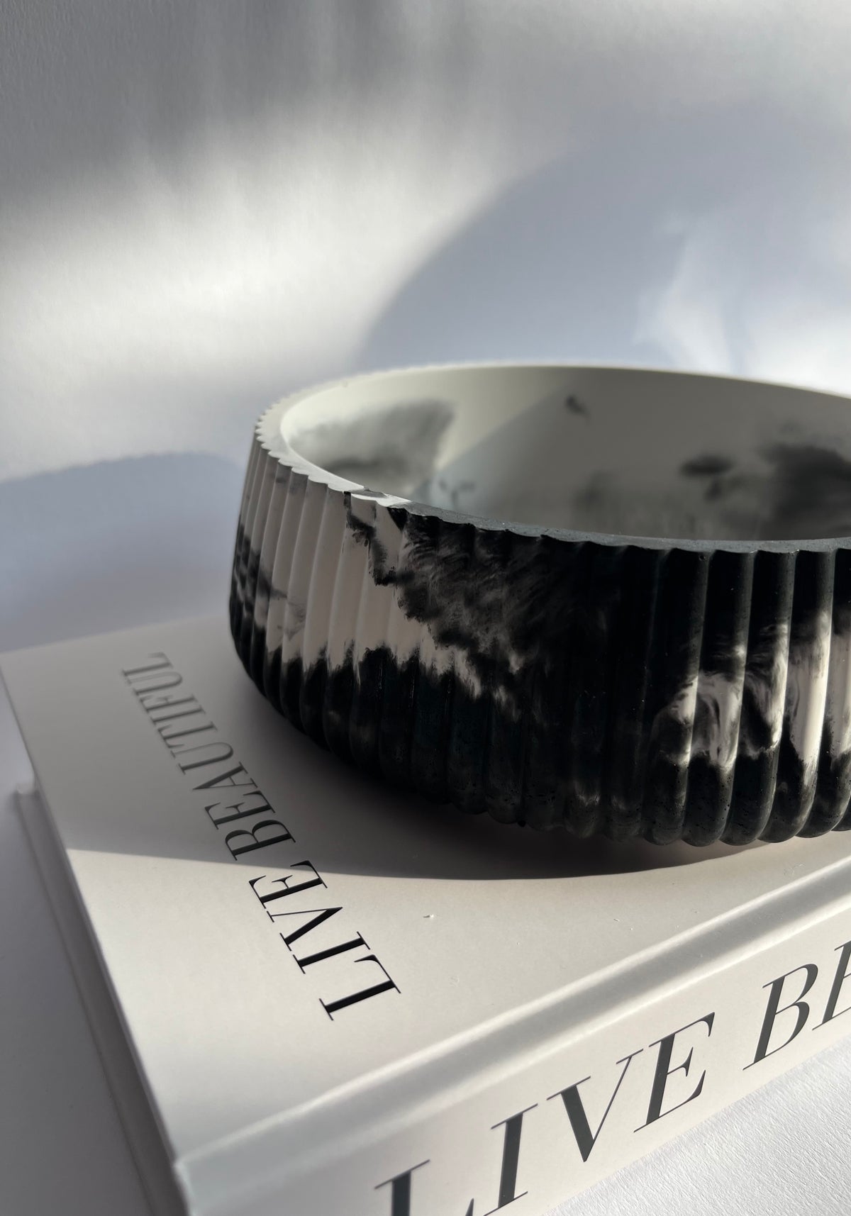 Dekoschale „Ribbed Bowl – Large“