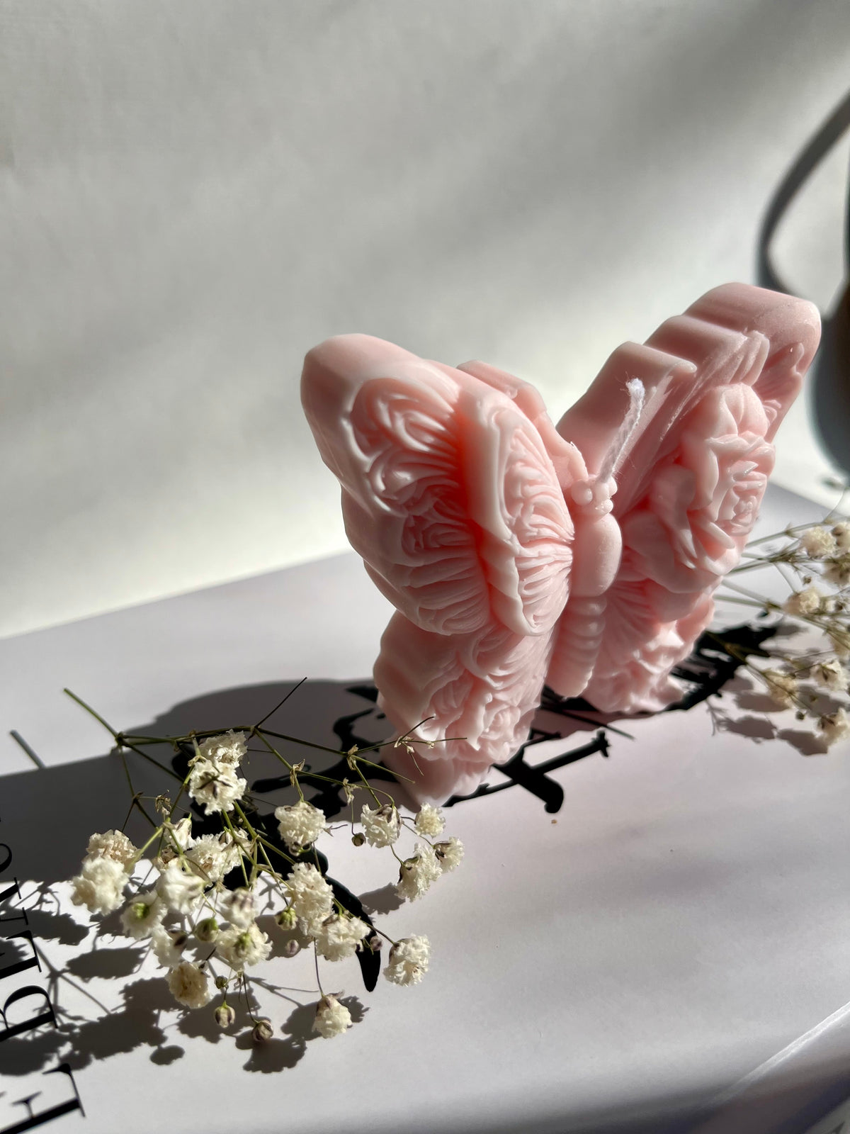 Lovely Butterfly – handgefertigte Schmetterlingskerze aus Rapswachs