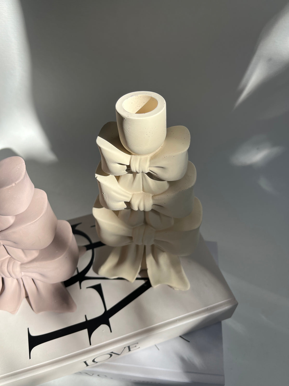 Bow Love | Kerzenhalter - handgegossen