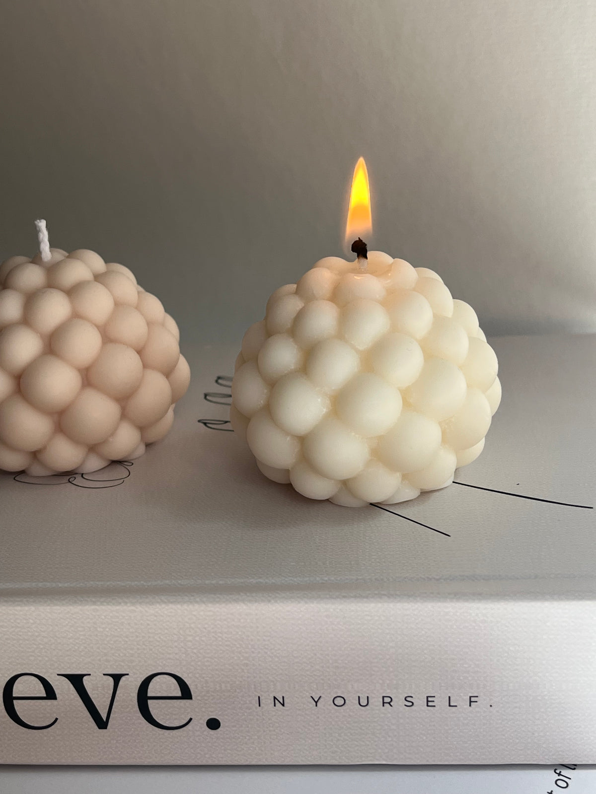 Bubble Kugel|handgegossen aus Rapswachs