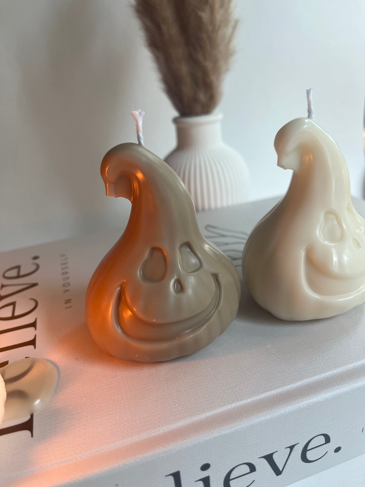 Dekokerze „Spooky Pumpkin Ghost“ - aus Rapswachs