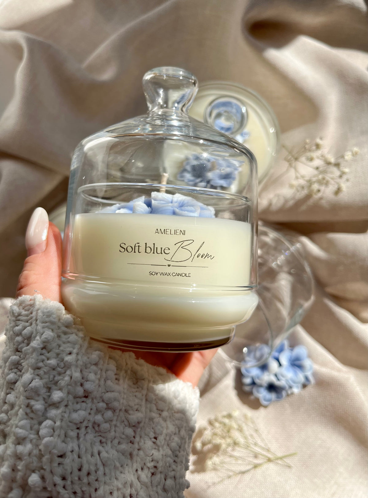 Soft blue Bloom | Kerzenglas mit Glasglocke