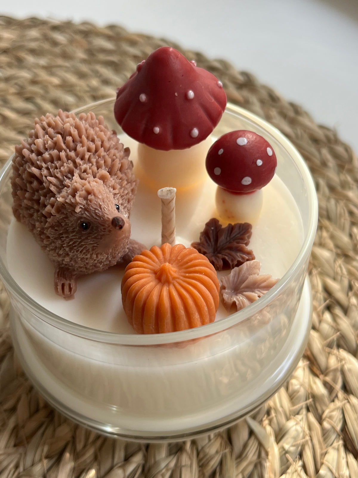 Little Hedgehog - handgegossen aus Sojawachs