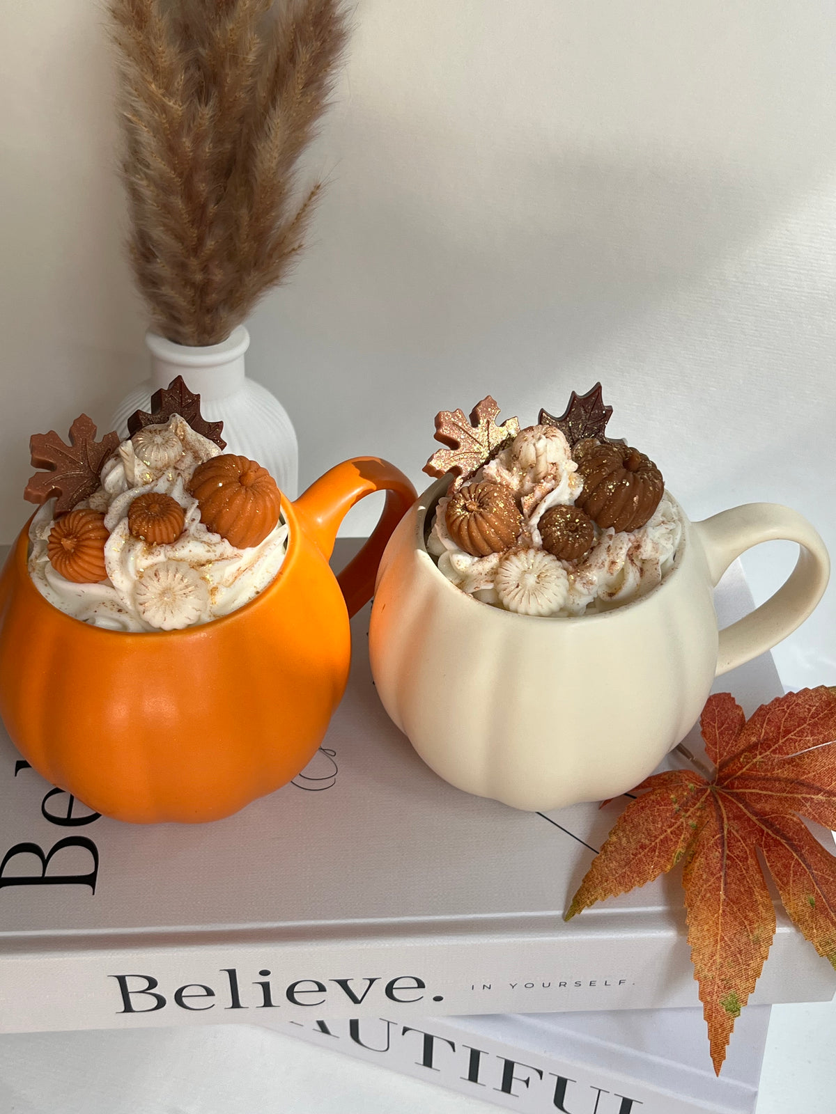 Duftkerze „Pumpkin Spice Cup“ - handgegossen