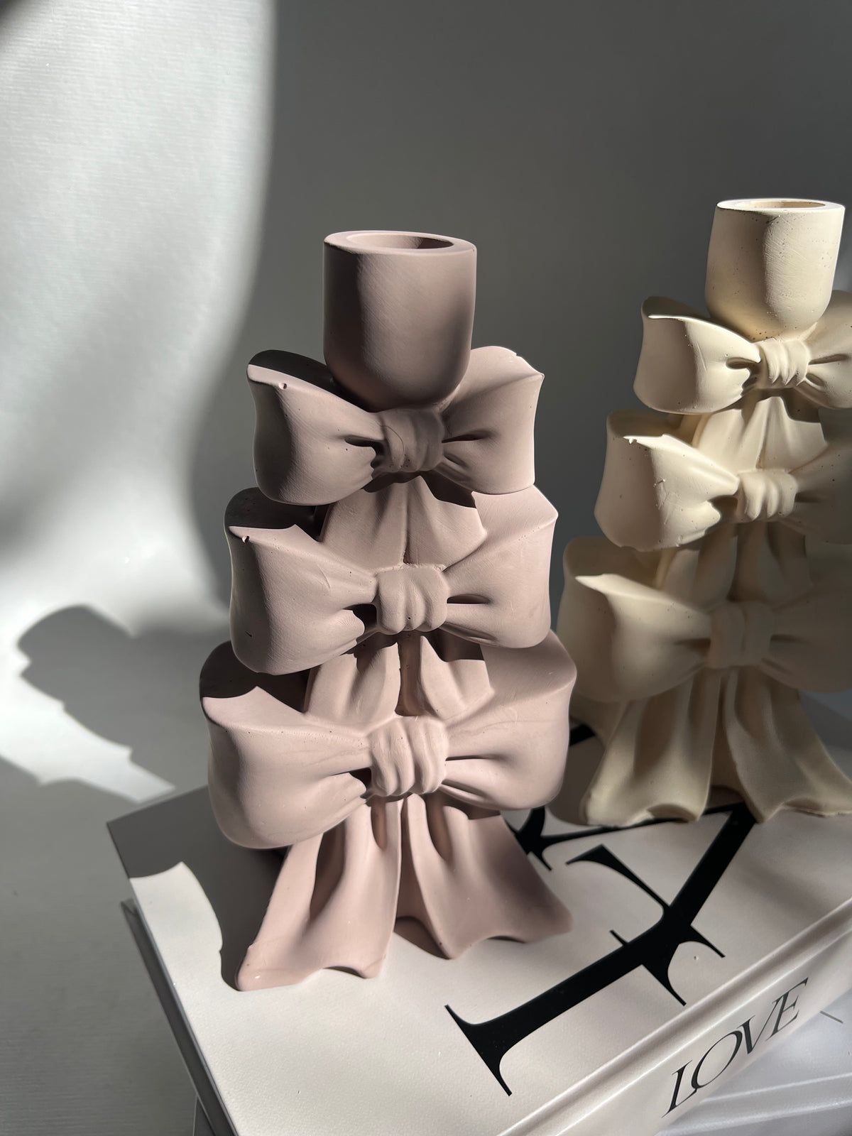 Bow Love | Kerzenhalter - handgegossen