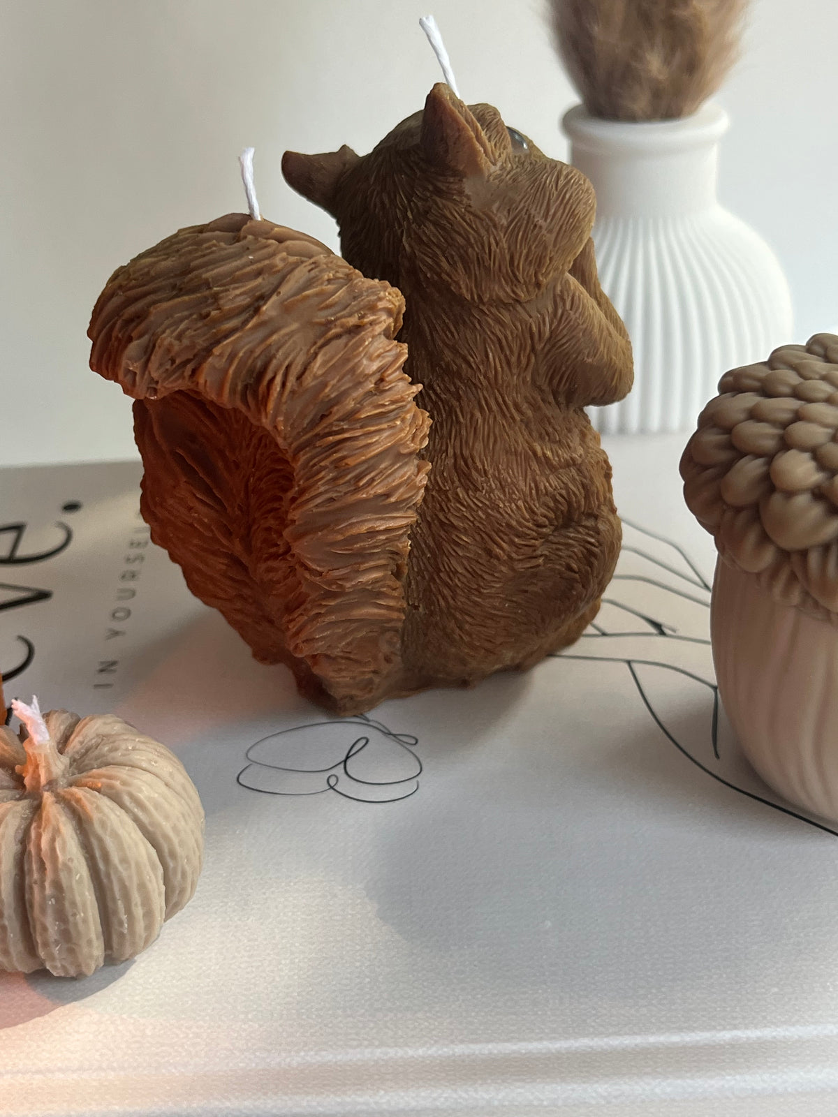 Dekokerzen Set „Eichhörnchen & Eichel“ - aus Rapswachs