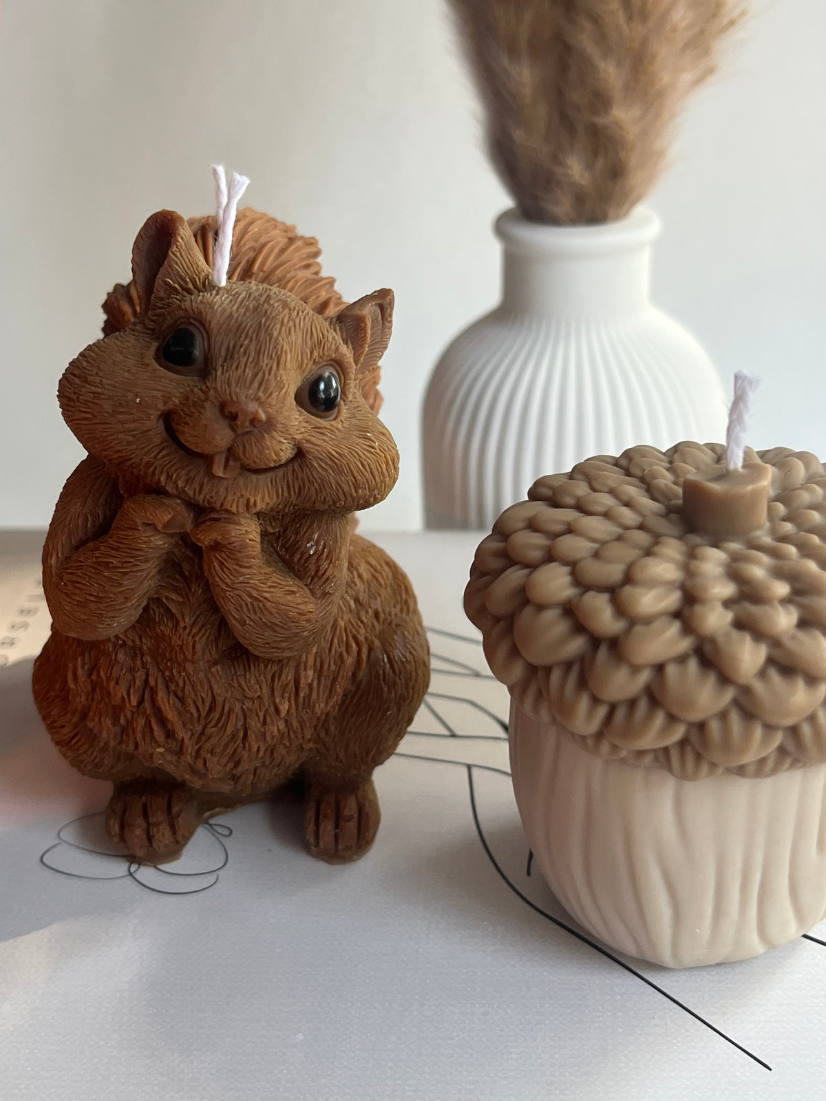 Dekokerzen Set „Eichhörnchen & Eichel“ - aus Rapswachs