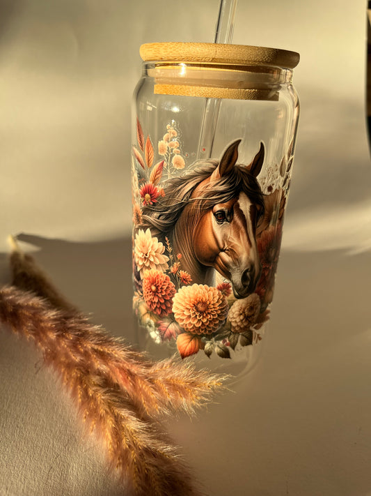 Trinkglas „braunes Pferd“ mit Bambusdeckel und inklusive Glasstrohhalm nach Wahl