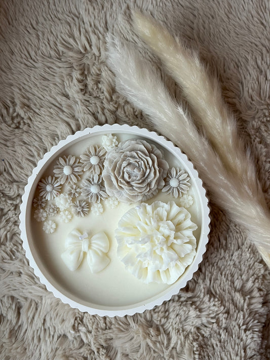 Kleine florale Kerzenschale-Hand gegossen