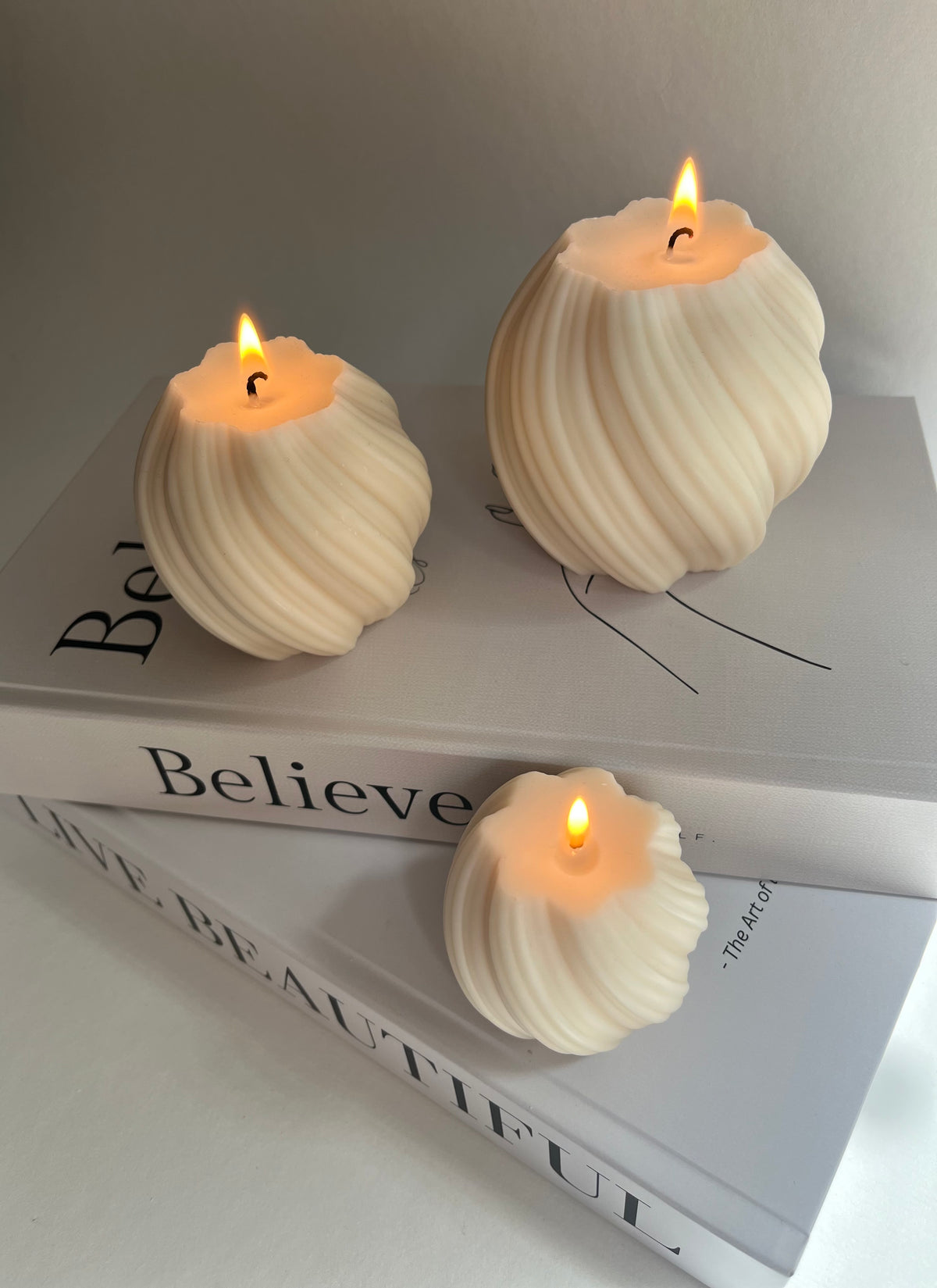 Swirl Kerze|handgegossen aus Rapswachs