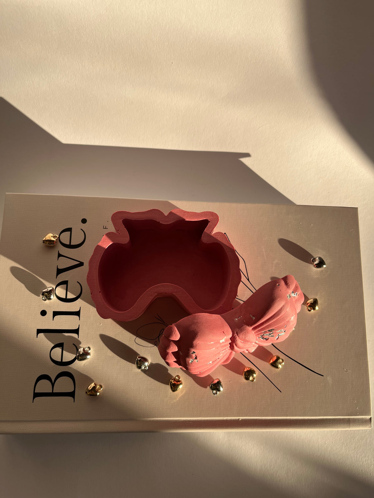 Schmuckschale „Rosé Bow“ – mit dekorativem Schleifen-Deckel